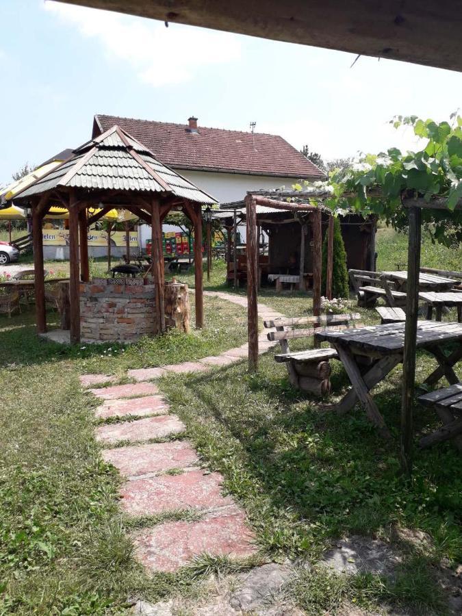 Prenociste Vitas Bed and Breakfast Miljevina Esterno foto