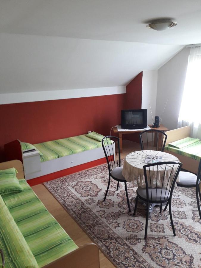 Prenociste Vitas Bed and Breakfast Miljevina Esterno foto