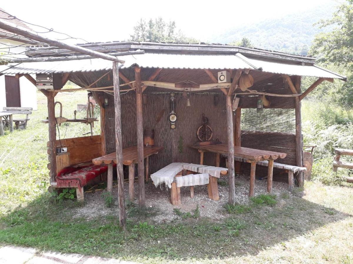 Prenociste Vitas Bed and Breakfast Miljevina Esterno foto