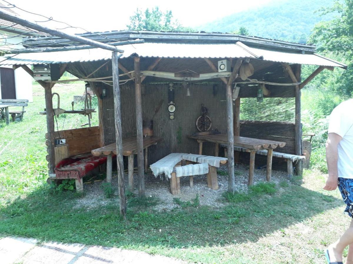 Prenociste Vitas Bed and Breakfast Miljevina Esterno foto